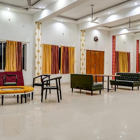 OYO RPR274 Welcome Sri Rāipur Exterior foto
